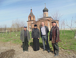 На территории храма Покрова Пресвятой Богородицы сл. Никольской прошла высадка саженцев