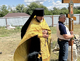 В слободе Терновая Миллеровкого района освятили памятный крест на месте разрушенного храма