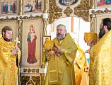 В день памяти Московских святителей Преосвященнейший епископ Симон совершил Литургию в Покровском кафедральном соборе города Шахты