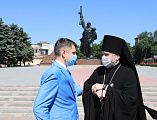 Преосвященнейший епископ Симон принял участие в открытии мемориальной доски в честь героя Великой Отечественной войны и возложении цветов на площади «Сорокалетия Победы» в г. Шахты