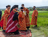 Преосвященнейший епископ Симон совершил «Чин освящения насеянных полей» в Октябрьском сельском районе