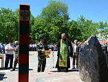 В день пограничника в г. Миллерово на аллее Шолохова был торжественно открыт и освящен памятник, посвященный 100-летнему юбилею Пограничной службы России
