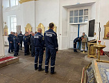 В Свято-Успенском храме станицы Калитвенской совершили богослужение с участием сотрудников МЧС