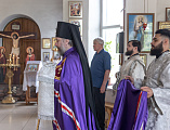 Преосвященнейший епископ Симон совершил Божественную литургию в храме Святой Троицы хутора Ягодинка