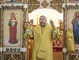 В день рождения Святейшего Патриарха Московского и всея Руси Кирилла епископ Симон совершил Литургию в Покровском кафедральном соборе города Шахты