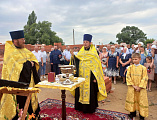 В хуторе Пичугин Чернышевского благочиния совершен чин на основание церкви и водружение креста