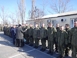 Священник Сергий Курьянов поздравил военных летчиков с Днем защитника Отечества и совершил с ними молитву