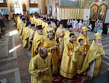 В честь 7-летия образования Шахтинской епархии духовенство Донецкого и Тарасовского округов сослужили Правящему архиерею в кафедральном соборе
