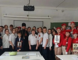 В школе №23 поселка Красногорняцкий прошел урок памяти «Священная память Великой Победы»