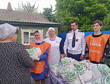 Благотворительная раздача продуктовых наборов в храме Архистратига Михаила