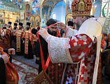 Пасхальной вечерней продолжилось торжество Светлого Христова Воскресенья в Покровском кафедральном соборе г. Шахты